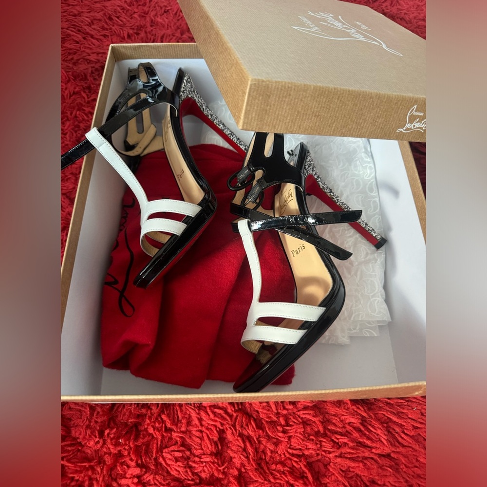 Christian Louboutin - Picture 11 of 11